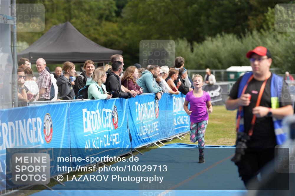 30.08.2026 - Elbe Triathlon Hamburg LAZAROV Photography http://msf.ph/oto/10029713 30.08.2026 13:02:16 Ziel 1873 meine-sportfotos.de