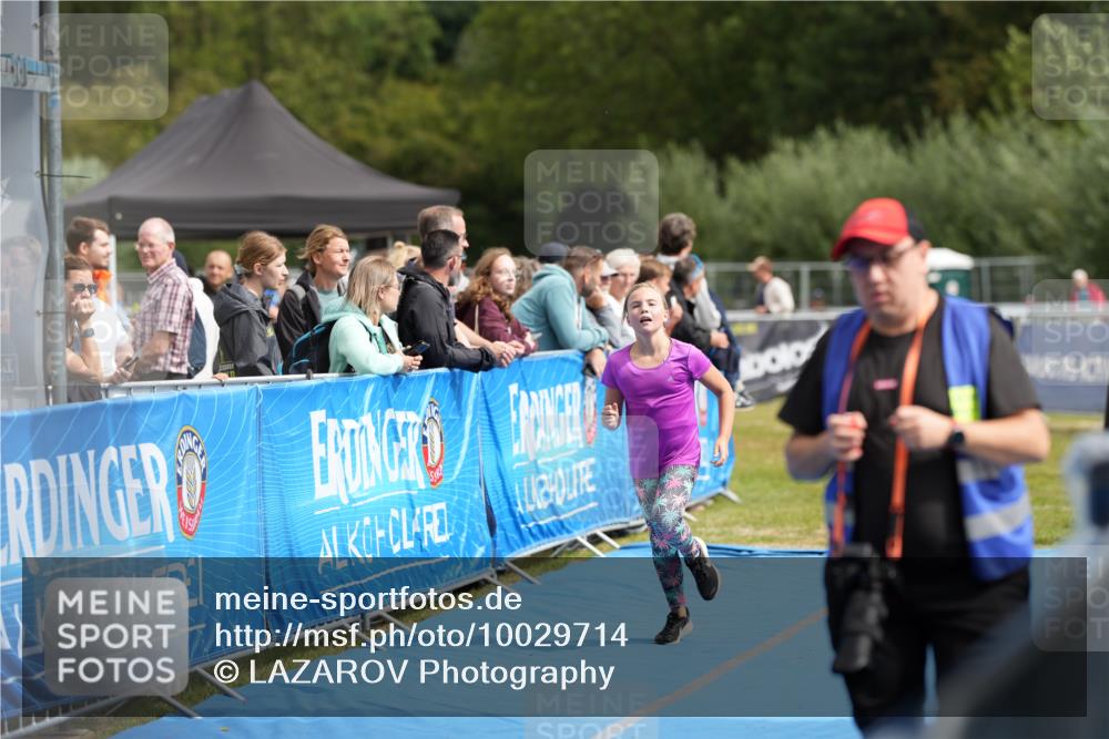 30.08.2026 - Elbe Triathlon Hamburg LAZAROV Photography http://msf.ph/oto/10029714 30.08.2026 13:02:17 Ziel 1873 meine-sportfotos.de