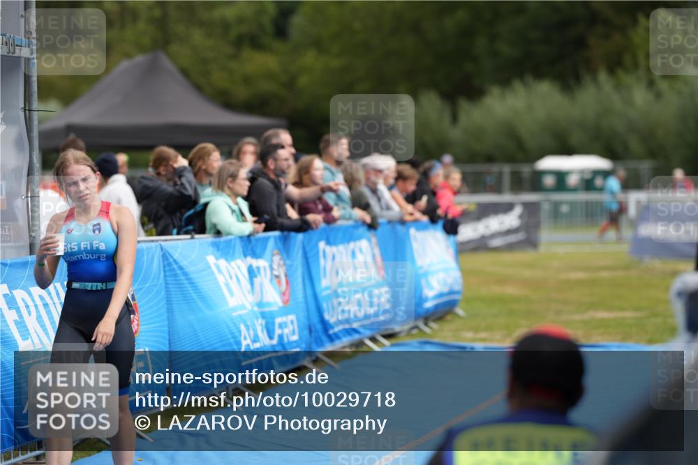 30.08.2026 - Elbe Triathlon Hamburg LAZAROV Photography http://msf.ph/oto/10029718 30.08.2026 13:02:44 Ziel 1811, 1884 meine-sportfotos.de