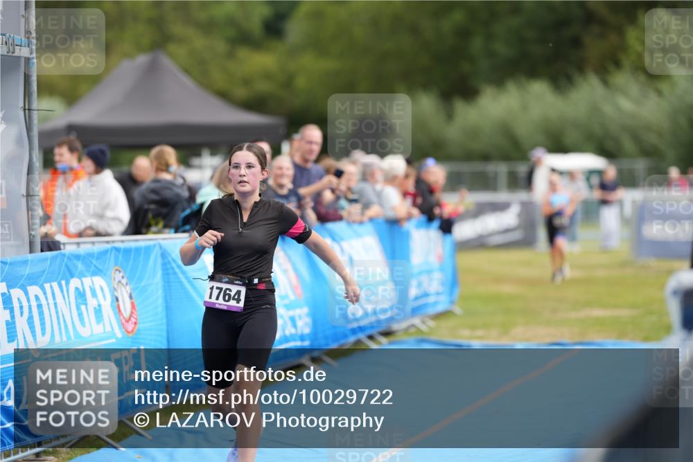 30.08.2026 - Elbe Triathlon Hamburg LAZAROV Photography http://msf.ph/oto/10029722 30.08.2026 13:03:13 Ziel 1808, 1813 meine-sportfotos.de