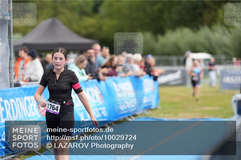 30.08.2026 - Elbe Triathlon Hamburg LAZAROV Photography http://msf.ph/oto/10029724 30.08.2026 13:03:14 Ziel 1808, 1813 meine-sportfotos.de