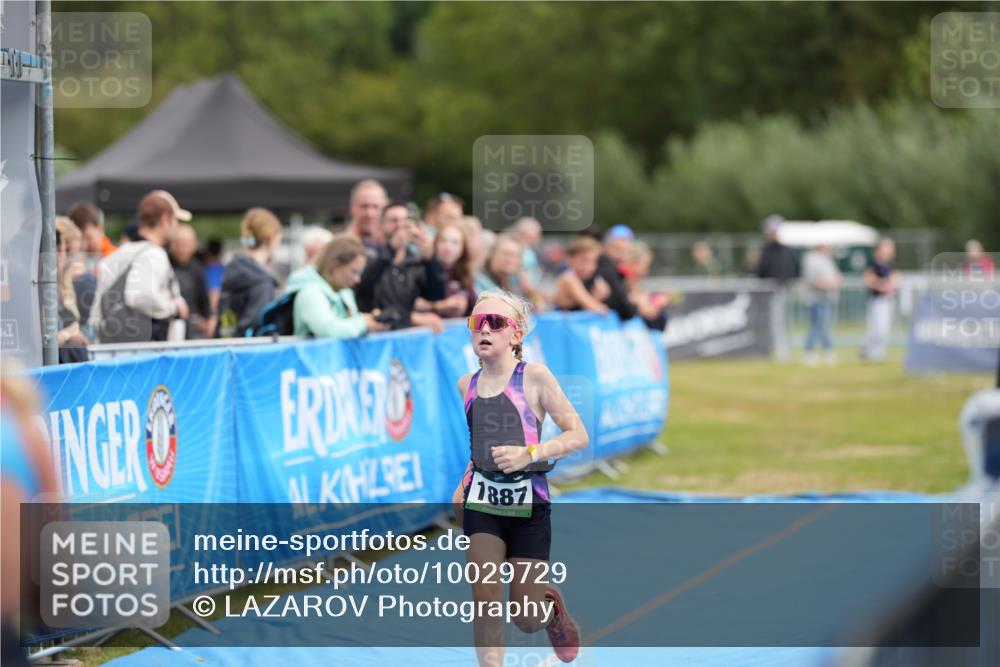 30.08.2026 - Elbe Triathlon Hamburg LAZAROV Photography http://msf.ph/oto/10029729 30.08.2026 13:03:34 Ziel 1887 meine-sportfotos.de