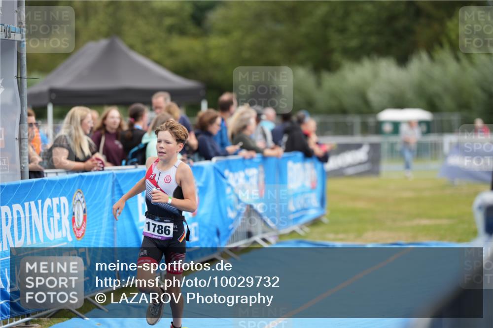 30.08.2026 - Elbe Triathlon Hamburg LAZAROV Photography http://msf.ph/oto/10029732 30.08.2026 13:04:26 Ziel 1786 meine-sportfotos.de