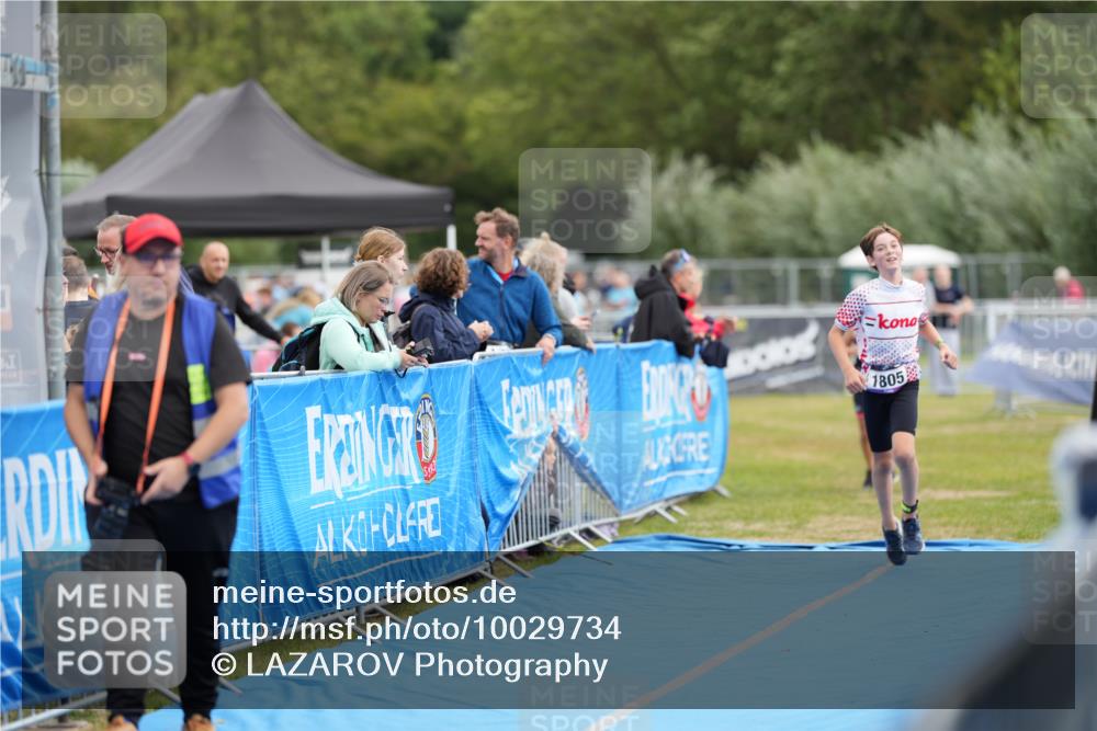 30.08.2026 - Elbe Triathlon Hamburg LAZAROV Photography http://msf.ph/oto/10029734 30.08.2026 13:04:46 Ziel 1805, 1866 meine-sportfotos.de
