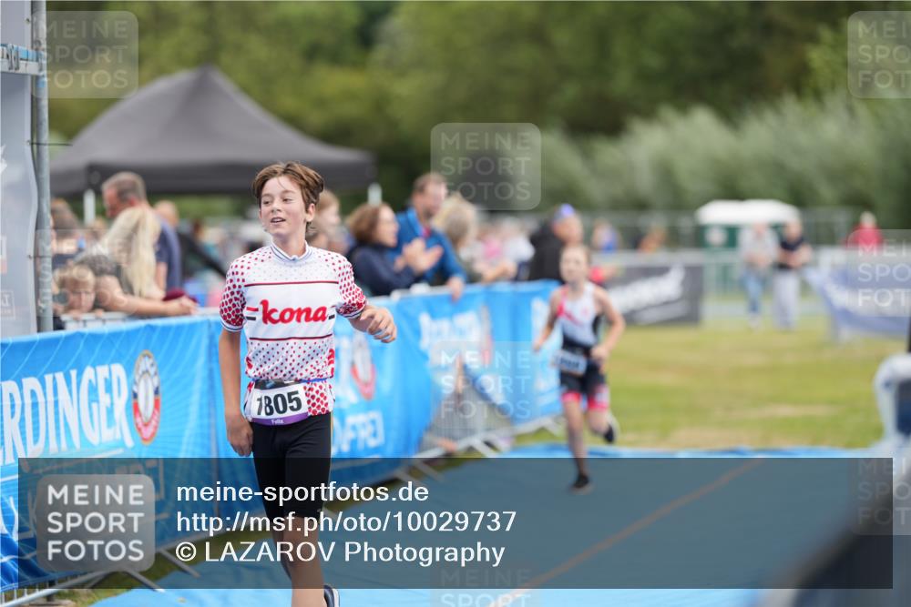 30.08.2026 - Elbe Triathlon Hamburg LAZAROV Photography http://msf.ph/oto/10029737 30.08.2026 13:04:49 Ziel 1805, 1866 meine-sportfotos.de