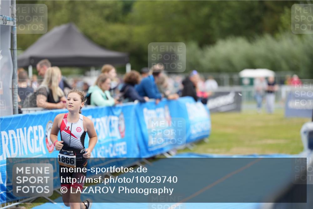 30.08.2026 - Elbe Triathlon Hamburg LAZAROV Photography http://msf.ph/oto/10029740 30.08.2026 13:04:52 Ziel 1866 meine-sportfotos.de