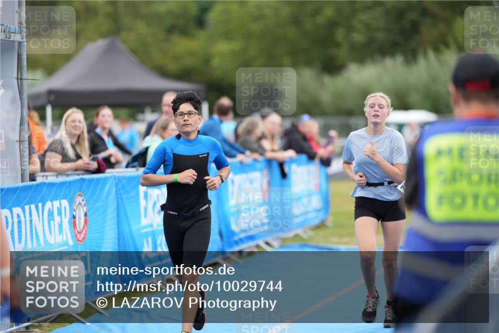 30.08.2026 - Elbe Triathlon Hamburg LAZAROV Photography http://msf.ph/oto/10029744 30.08.2026 13:06:21 Ziel 1766, 1782 meine-sportfotos.de