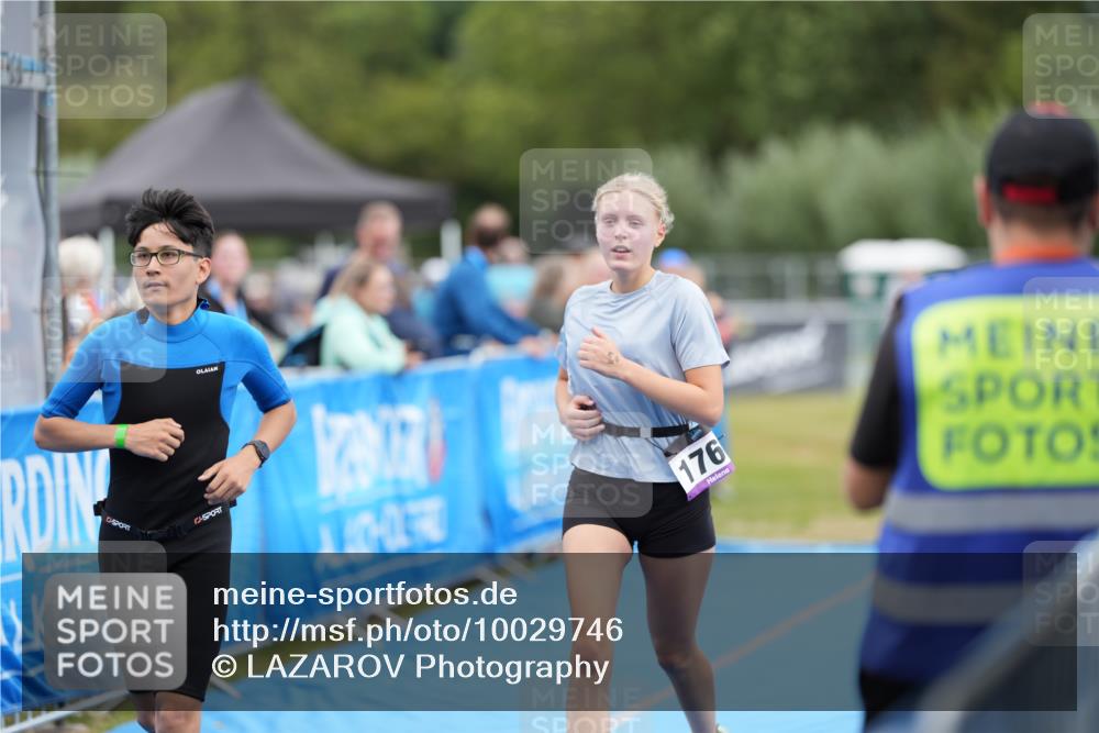 30.08.2026 - Elbe Triathlon Hamburg LAZAROV Photography http://msf.ph/oto/10029746 30.08.2026 13:06:22 Ziel 1766, 1782 meine-sportfotos.de