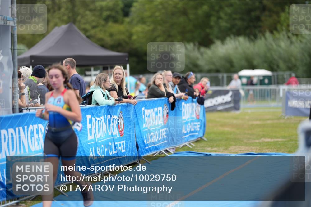 30.08.2026 - Elbe Triathlon Hamburg LAZAROV Photography http://msf.ph/oto/10029750 30.08.2026 13:07:23 Ziel 1815 meine-sportfotos.de