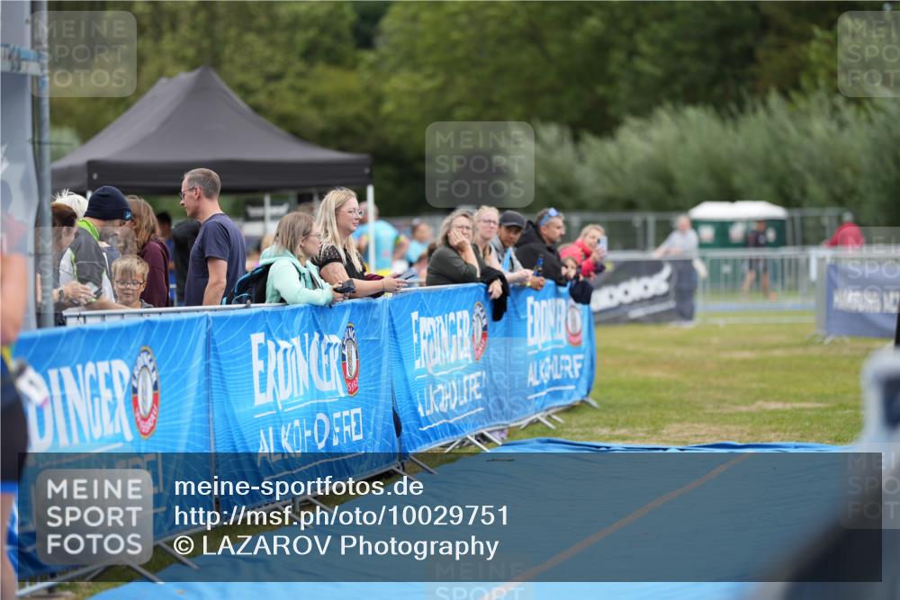 30.08.2026 - Elbe Triathlon Hamburg LAZAROV Photography http://msf.ph/oto/10029751 30.08.2026 13:07:24 Ziel 1815 meine-sportfotos.de