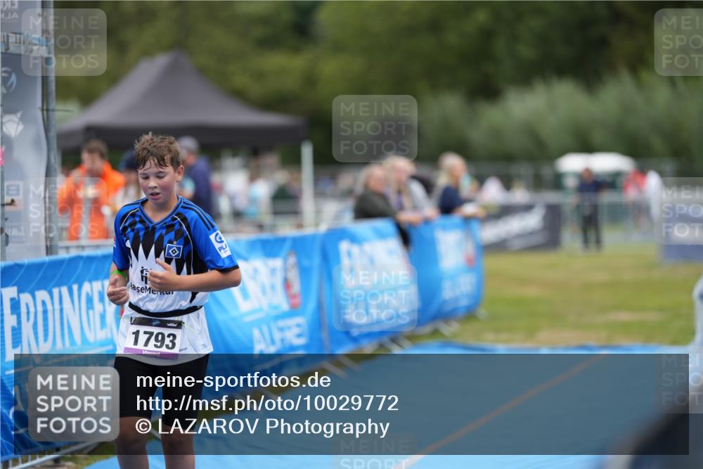 30.08.2026 - Elbe Triathlon Hamburg LAZAROV Photography http://msf.ph/oto/10029772 30.08.2026 13:13:47 Ziel 1793 meine-sportfotos.de