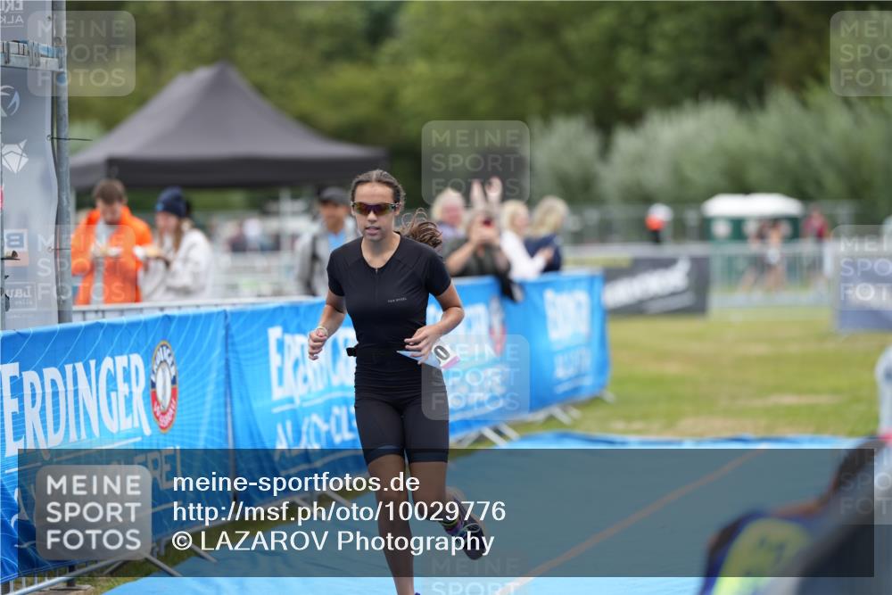30.08.2026 - Elbe Triathlon Hamburg LAZAROV Photography http://msf.ph/oto/10029776 30.08.2026 13:16:58 Ziel 1830 meine-sportfotos.de