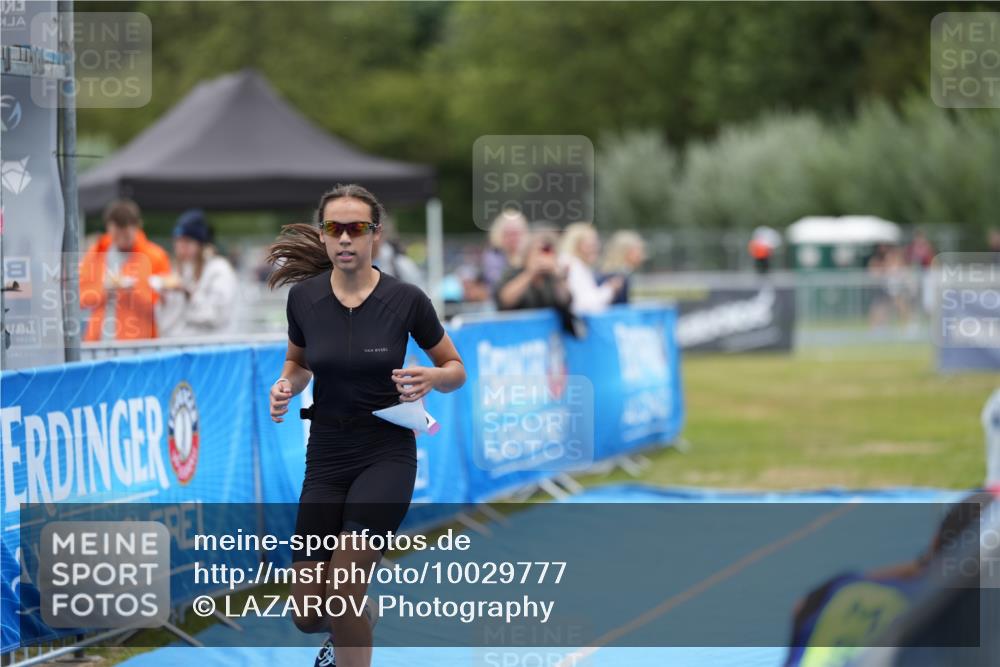 30.08.2026 - Elbe Triathlon Hamburg LAZAROV Photography http://msf.ph/oto/10029777 30.08.2026 13:16:59 Ziel 1830 meine-sportfotos.de