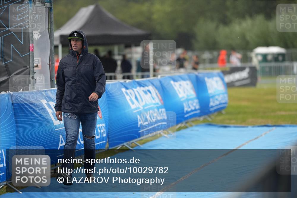 30.08.2026 - Elbe Triathlon Hamburg LAZAROV Photography http://msf.ph/oto/10029782 30.08.2026 15:59:24 Ziel  meine-sportfotos.de