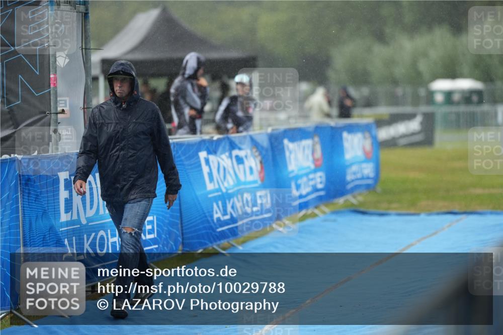 30.08.2026 - Elbe Triathlon Hamburg LAZAROV Photography http://msf.ph/oto/10029788 30.08.2026 16:03:52 Ziel  meine-sportfotos.de