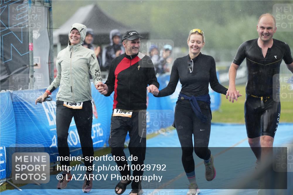 30.08.2026 - Elbe Triathlon Hamburg LAZAROV Photography http://msf.ph/oto/10029792 30.08.2026 16:05:04 Ziel  meine-sportfotos.de