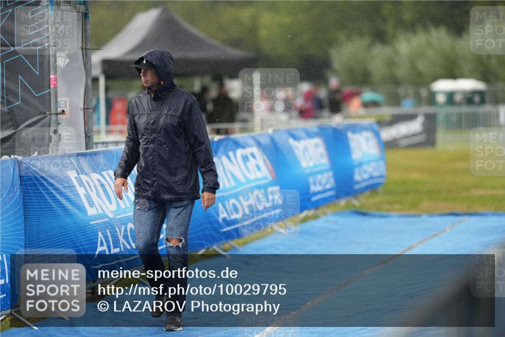 30.08.2026 - Elbe Triathlon Hamburg LAZAROV Photography http://msf.ph/oto/10029795 30.08.2026 16:06:40 Ziel  meine-sportfotos.de
