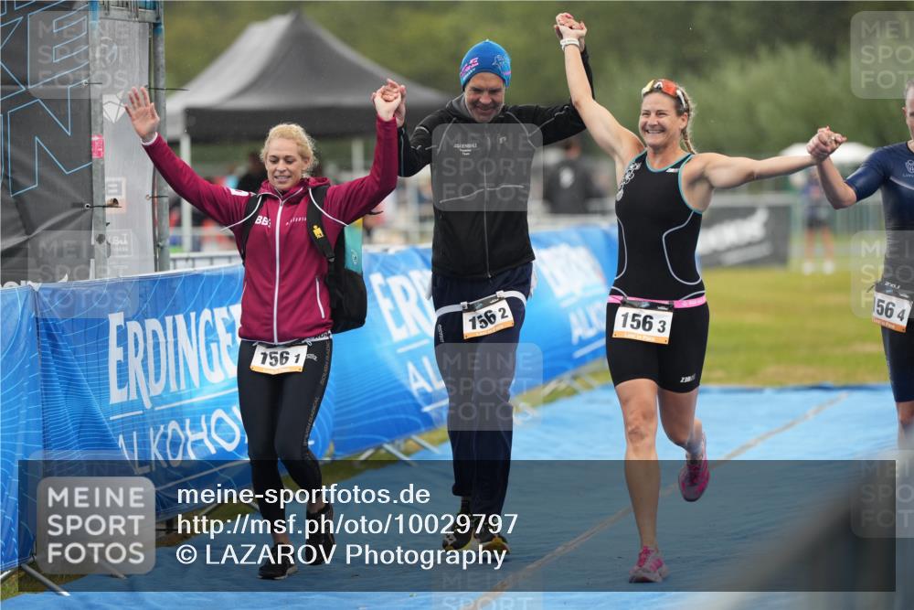 30.08.2026 - Elbe Triathlon Hamburg LAZAROV Photography http://msf.ph/oto/10029797 30.08.2026 16:09:40 Ziel  meine-sportfotos.de