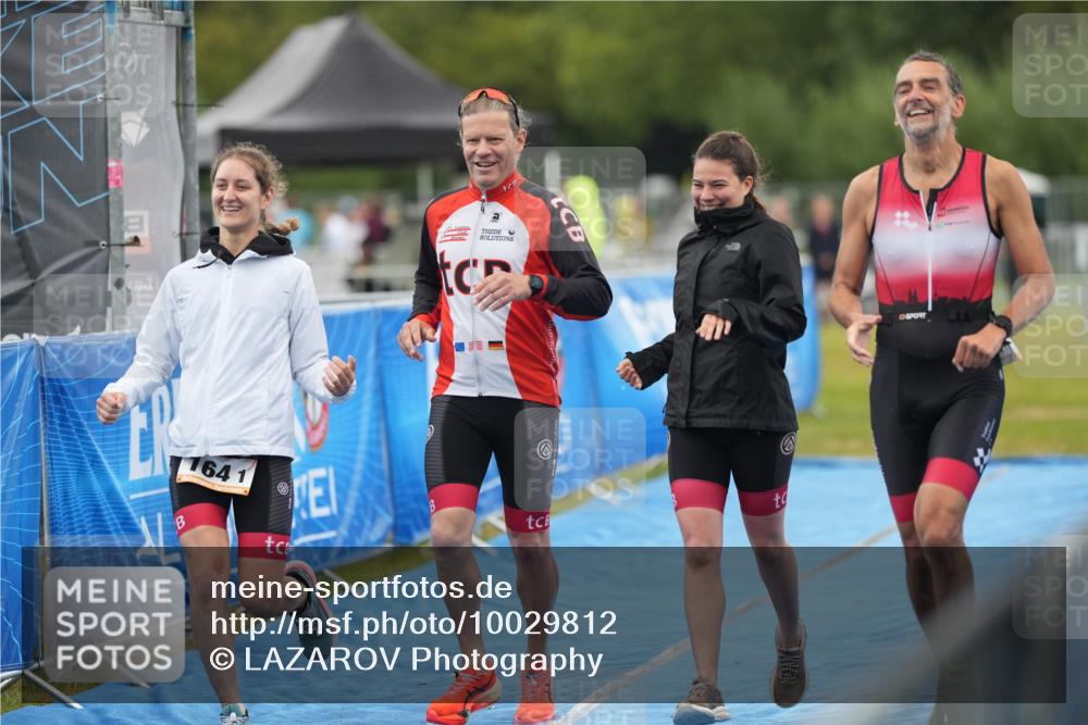 30.08.2026 - Elbe Triathlon Hamburg LAZAROV Photography http://msf.ph/oto/10029812 30.08.2026 16:15:53 Ziel  meine-sportfotos.de