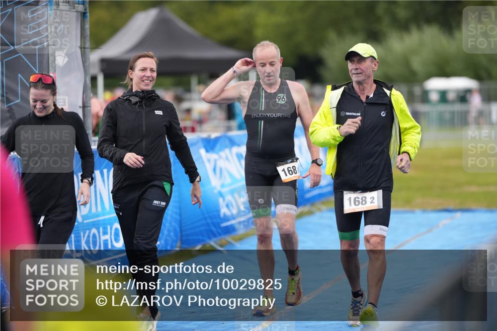 30.08.2026 - Elbe Triathlon Hamburg LAZAROV Photography http://msf.ph/oto/10029825 30.08.2026 16:18:31 Ziel  meine-sportfotos.de