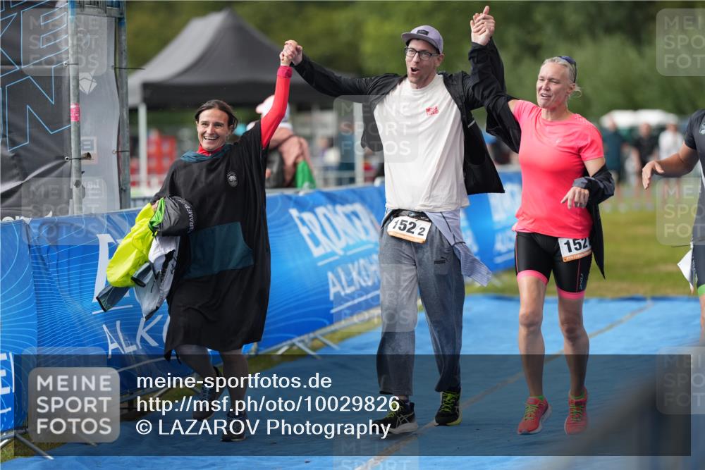 30.08.2026 - Elbe Triathlon Hamburg LAZAROV Photography http://msf.ph/oto/10029826 30.08.2026 16:21:37 Ziel  meine-sportfotos.de