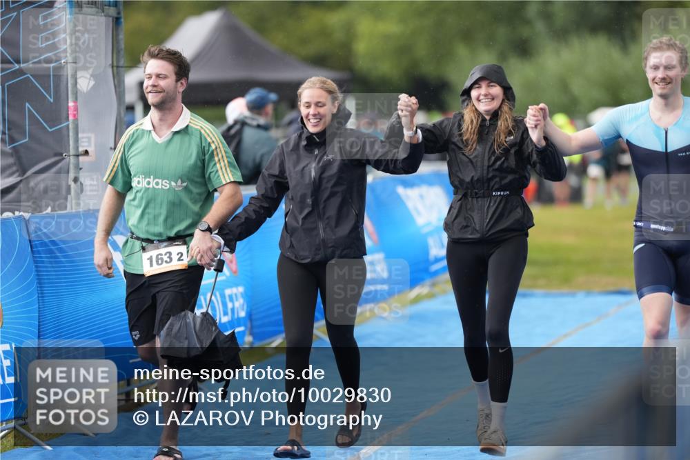 30.08.2026 - Elbe Triathlon Hamburg LAZAROV Photography http://msf.ph/oto/10029830 30.08.2026 16:23:14 Ziel  meine-sportfotos.de
