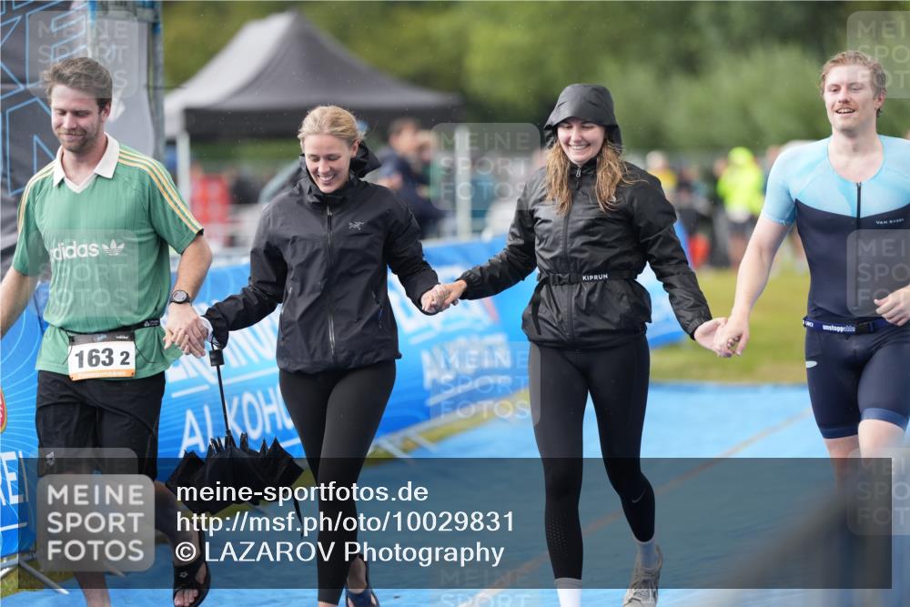 30.08.2026 - Elbe Triathlon Hamburg LAZAROV Photography http://msf.ph/oto/10029831 30.08.2026 16:23:14 Ziel  meine-sportfotos.de