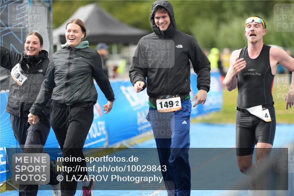 30.08.2026 - Elbe Triathlon Hamburg LAZAROV Photography http://msf.ph/oto/10029843 30.08.2026 16:24:58 Ziel  meine-sportfotos.de