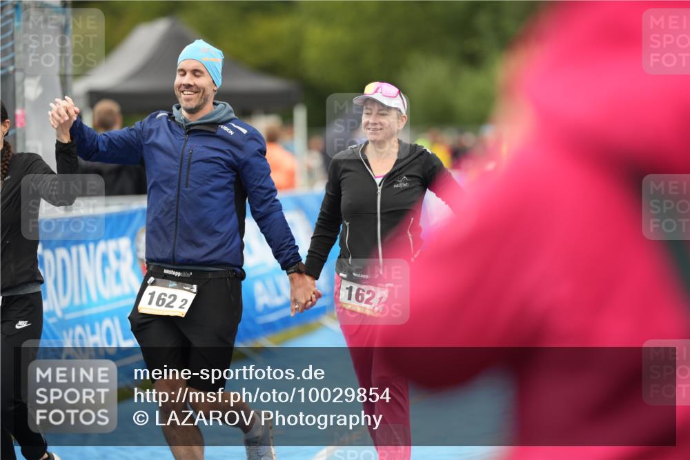 30.08.2026 - Elbe Triathlon Hamburg LAZAROV Photography http://msf.ph/oto/10029854 30.08.2026 16:28:22 Ziel  meine-sportfotos.de