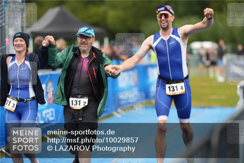 30.08.2026 - Elbe Triathlon Hamburg LAZAROV Photography http://msf.ph/oto/10029857 30.08.2026 16:30:26 Ziel  meine-sportfotos.de