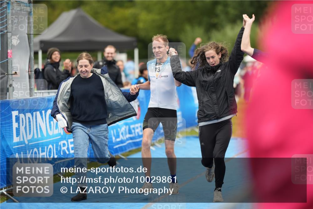 30.08.2026 - Elbe Triathlon Hamburg LAZAROV Photography http://msf.ph/oto/10029861 30.08.2026 16:31:04 Ziel  meine-sportfotos.de