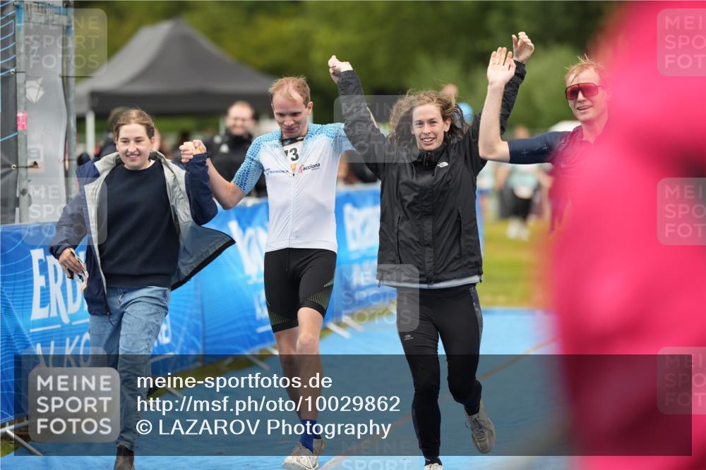 30.08.2026 - Elbe Triathlon Hamburg LAZAROV Photography http://msf.ph/oto/10029862 30.08.2026 16:31:04 Ziel  meine-sportfotos.de