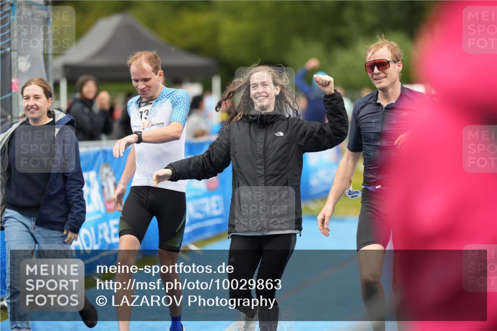 30.08.2026 - Elbe Triathlon Hamburg LAZAROV Photography http://msf.ph/oto/10029863 30.08.2026 16:31:05 Ziel  meine-sportfotos.de