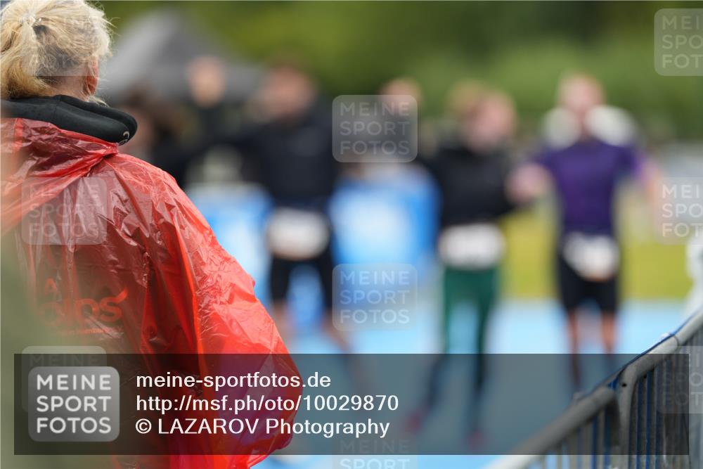 30.08.2026 - Elbe Triathlon Hamburg LAZAROV Photography http://msf.ph/oto/10029870 30.08.2026 16:32:16 Ziel  meine-sportfotos.de