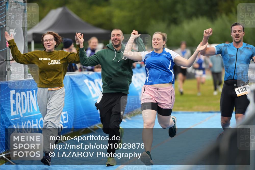 30.08.2026 - Elbe Triathlon Hamburg LAZAROV Photography http://msf.ph/oto/10029876 30.08.2026 16:33:40 Ziel  meine-sportfotos.de