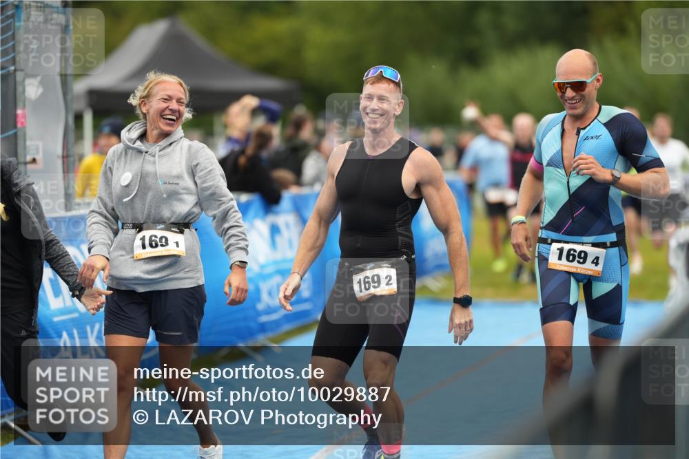 30.08.2026 - Elbe Triathlon Hamburg LAZAROV Photography http://msf.ph/oto/10029887 30.08.2026 16:34:29 Ziel  meine-sportfotos.de