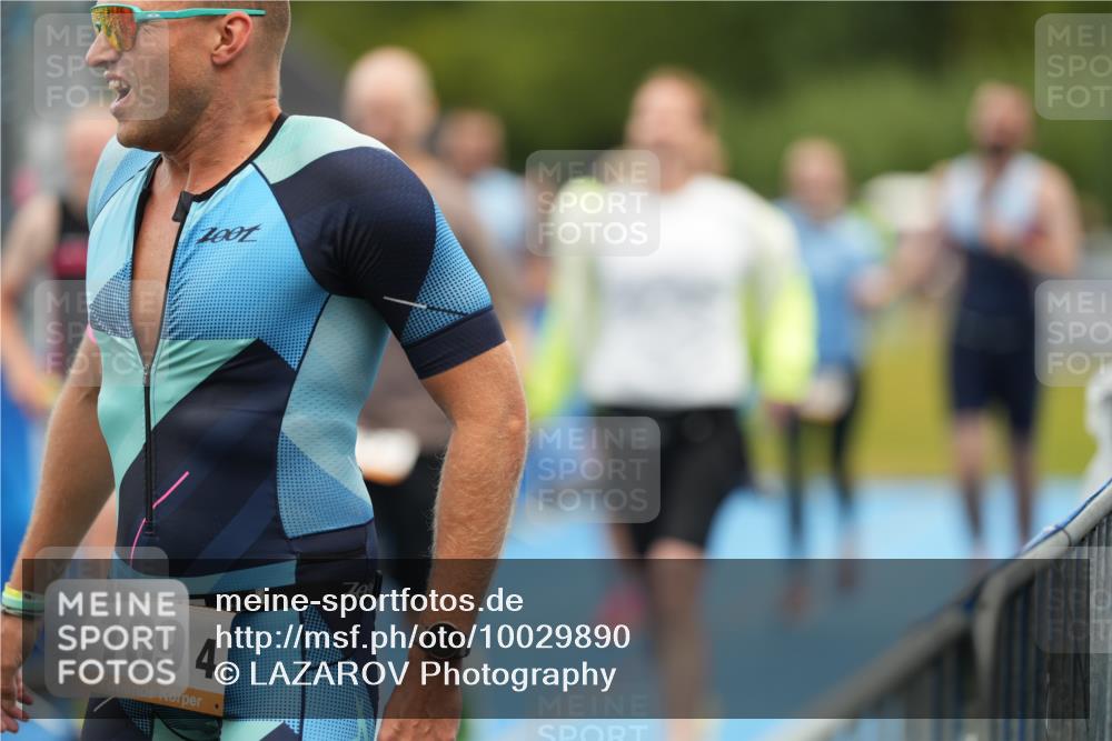 30.08.2026 - Elbe Triathlon Hamburg LAZAROV Photography http://msf.ph/oto/10029890 30.08.2026 16:34:33 Ziel  meine-sportfotos.de