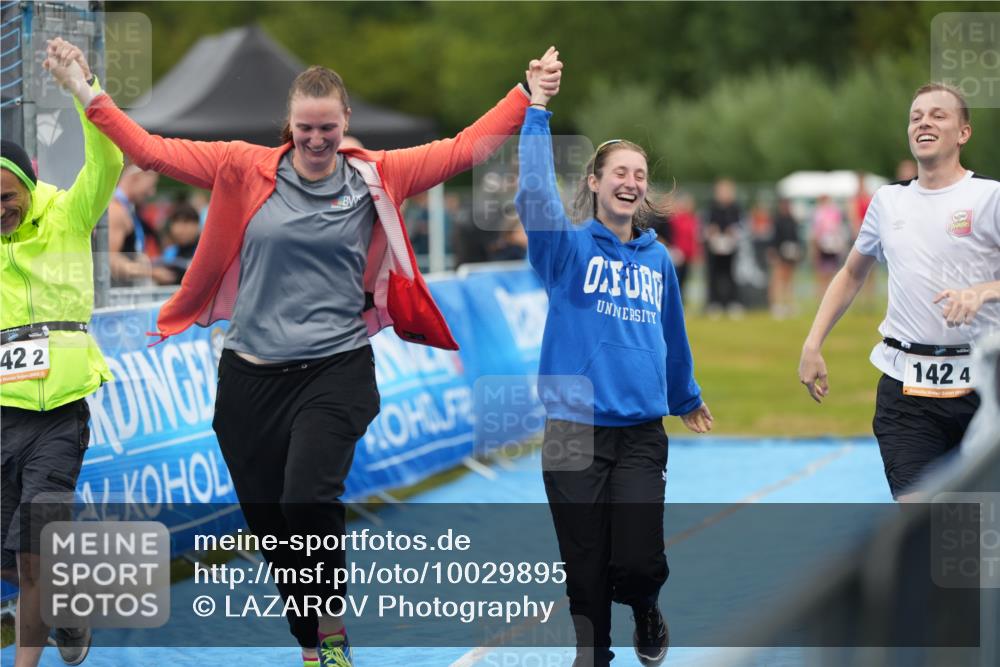 30.08.2026 - Elbe Triathlon Hamburg LAZAROV Photography http://msf.ph/oto/10029895 30.08.2026 16:35:32 Ziel  meine-sportfotos.de