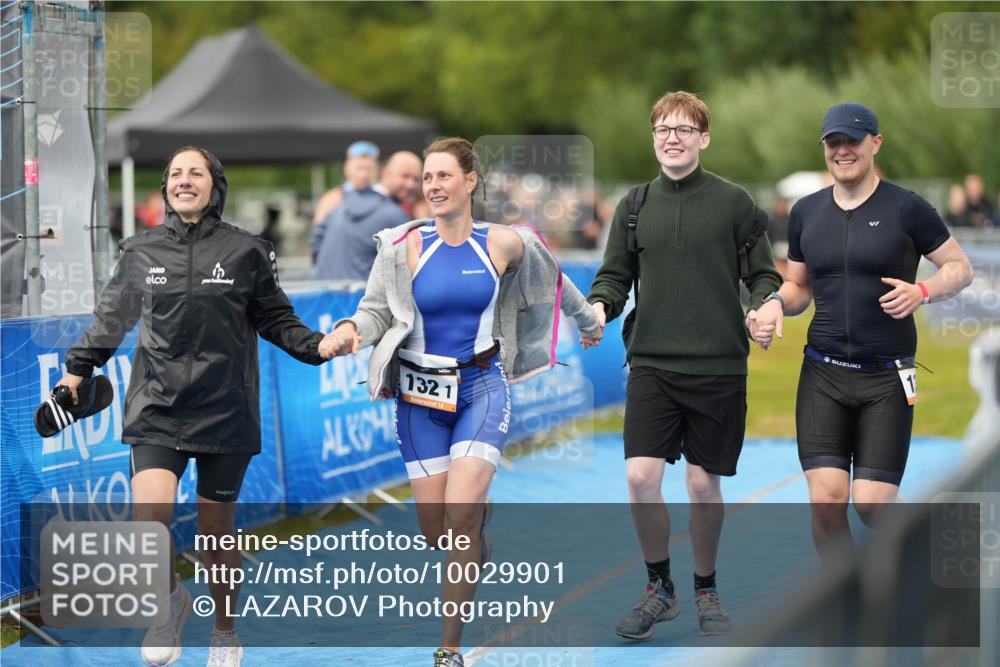 30.08.2026 - Elbe Triathlon Hamburg LAZAROV Photography http://msf.ph/oto/10029901 30.08.2026 16:37:26 Ziel  meine-sportfotos.de