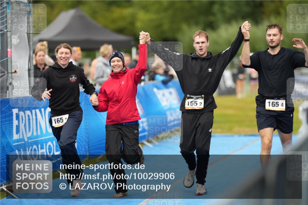 30.08.2026 - Elbe Triathlon Hamburg LAZAROV Photography http://msf.ph/oto/10029906 30.08.2026 16:39:01 Ziel  meine-sportfotos.de