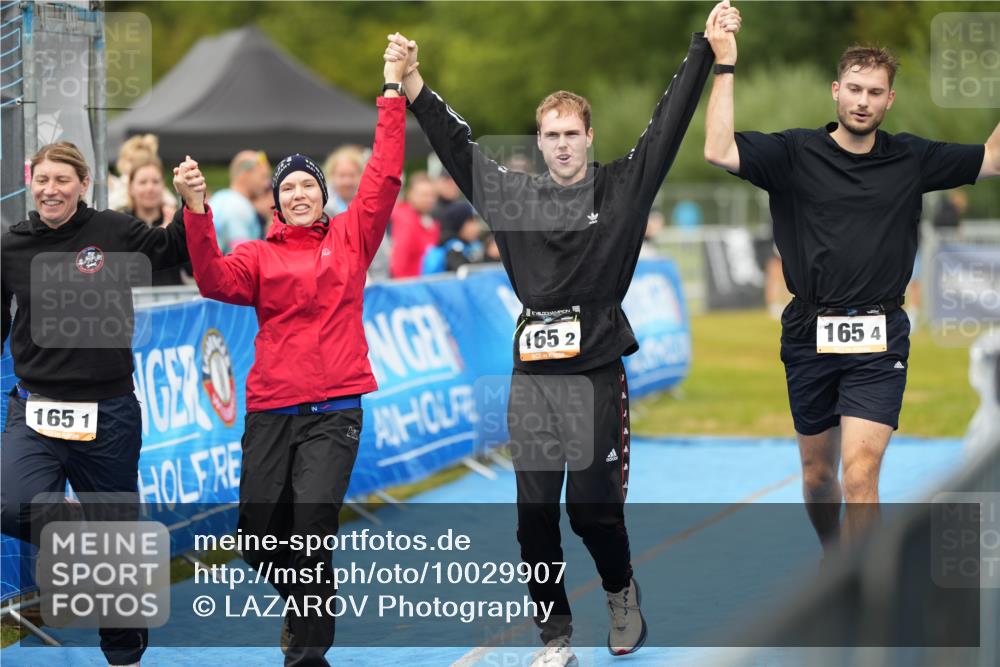 30.08.2026 - Elbe Triathlon Hamburg LAZAROV Photography http://msf.ph/oto/10029907 30.08.2026 16:39:01 Ziel  meine-sportfotos.de