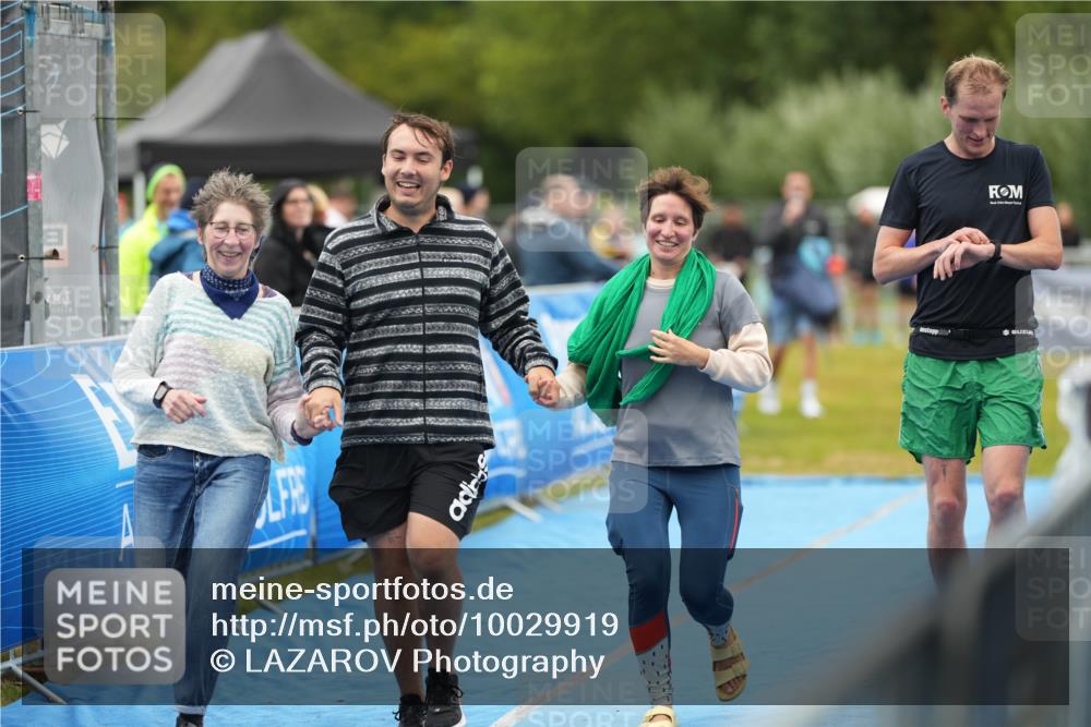30.08.2026 - Elbe Triathlon Hamburg LAZAROV Photography http://msf.ph/oto/10029919 30.08.2026 16:44:46 Ziel  meine-sportfotos.de
