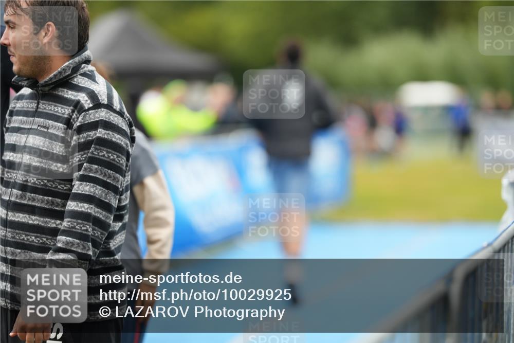 30.08.2026 - Elbe Triathlon Hamburg LAZAROV Photography http://msf.ph/oto/10029925 30.08.2026 16:44:59 Ziel  meine-sportfotos.de