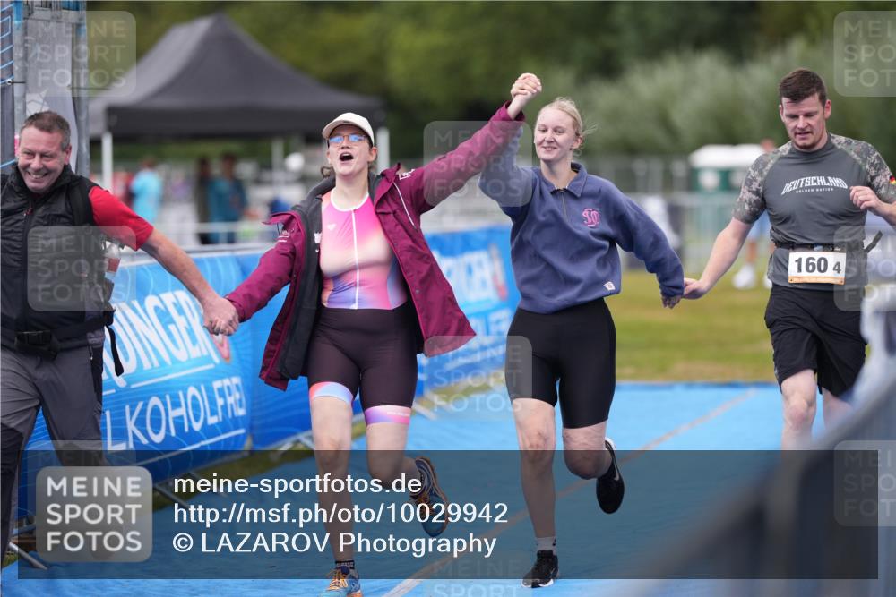 30.08.2026 - Elbe Triathlon Hamburg LAZAROV Photography http://msf.ph/oto/10029942 30.08.2026 17:05:03 Ziel  meine-sportfotos.de
