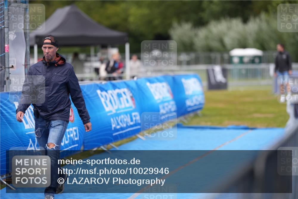 30.08.2026 - Elbe Triathlon Hamburg LAZAROV Photography http://msf.ph/oto/10029946 30.08.2026 17:08:00 Ziel  meine-sportfotos.de