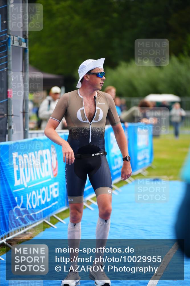 30.08.2026 - Elbe Triathlon Hamburg LAZAROV Photography http://msf.ph/oto/10029955 30.08.2026 09:59:04 Ziel 247 meine-sportfotos.de