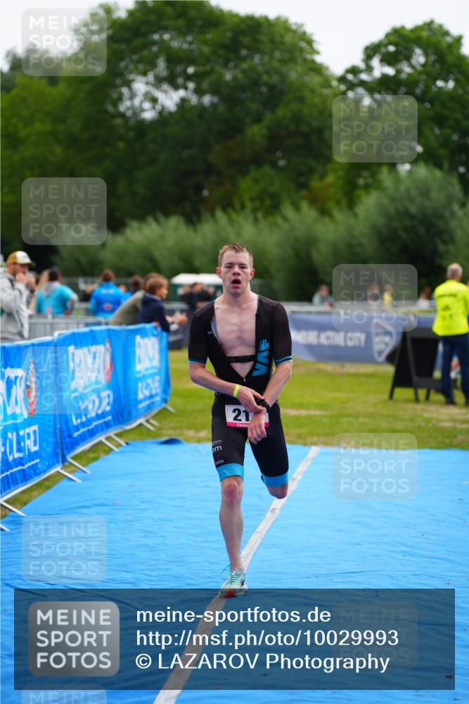 30.08.2026 - Elbe Triathlon Hamburg LAZAROV Photography http://msf.ph/oto/10029993 30.08.2026 10:02:11 Ziel 213 meine-sportfotos.de