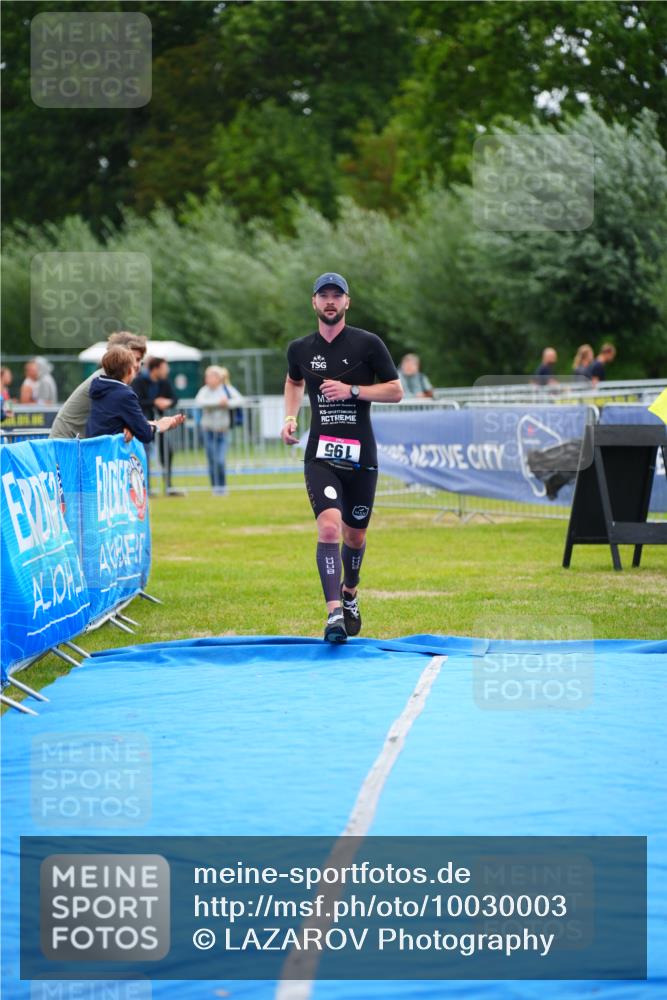 30.08.2026 - Elbe Triathlon Hamburg LAZAROV Photography http://msf.ph/oto/10030003 30.08.2026 10:02:37 Ziel 195 meine-sportfotos.de