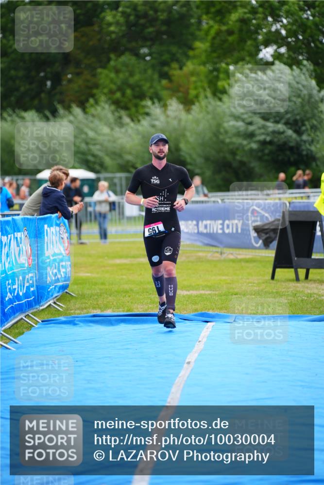 30.08.2026 - Elbe Triathlon Hamburg LAZAROV Photography http://msf.ph/oto/10030004 30.08.2026 10:02:37 Ziel 195 meine-sportfotos.de