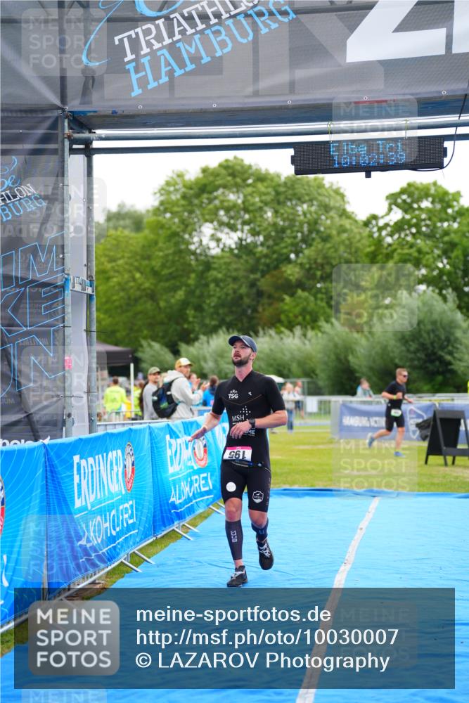 30.08.2026 - Elbe Triathlon Hamburg LAZAROV Photography http://msf.ph/oto/10030007 30.08.2026 10:02:40 Ziel 195 meine-sportfotos.de